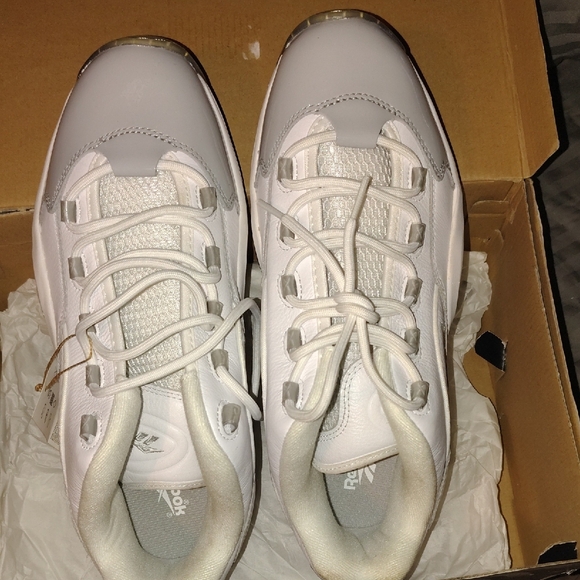 Reebok Black and White Basketball Shoes - Picture 8 of 9